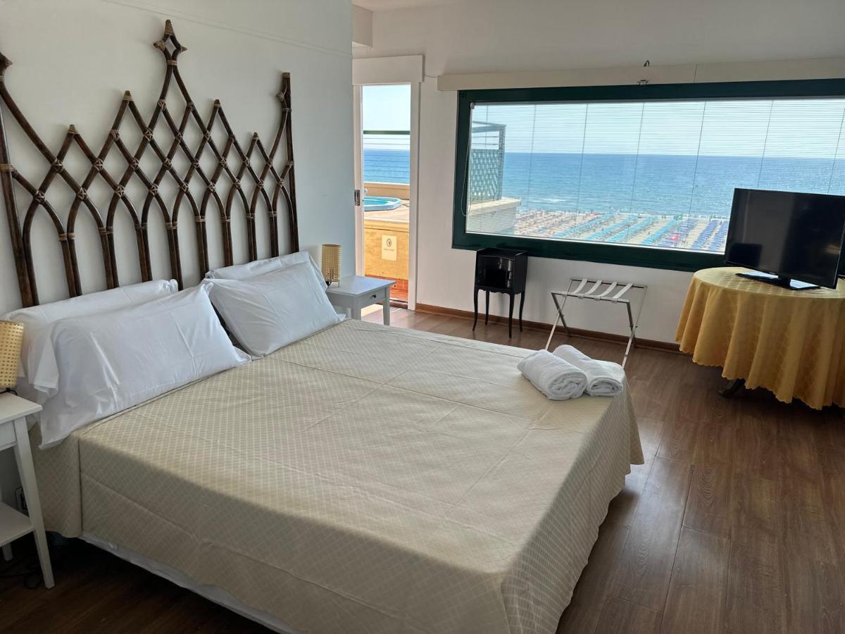Hotel Piccadilly Penthouse With Jacuzzi à Lido di Camaiore Extérieur photo